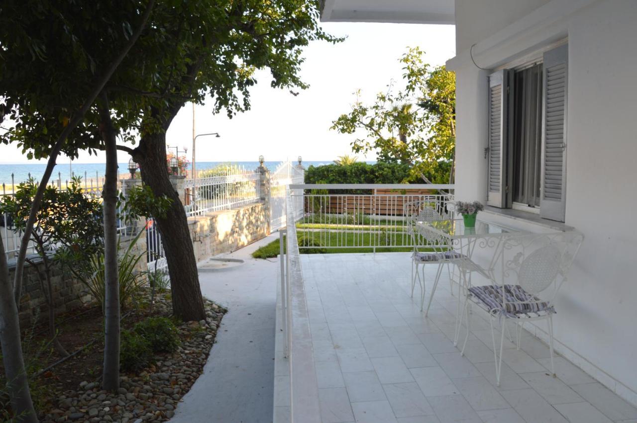 Antony Apartments Nea Plagia Buitenkant foto